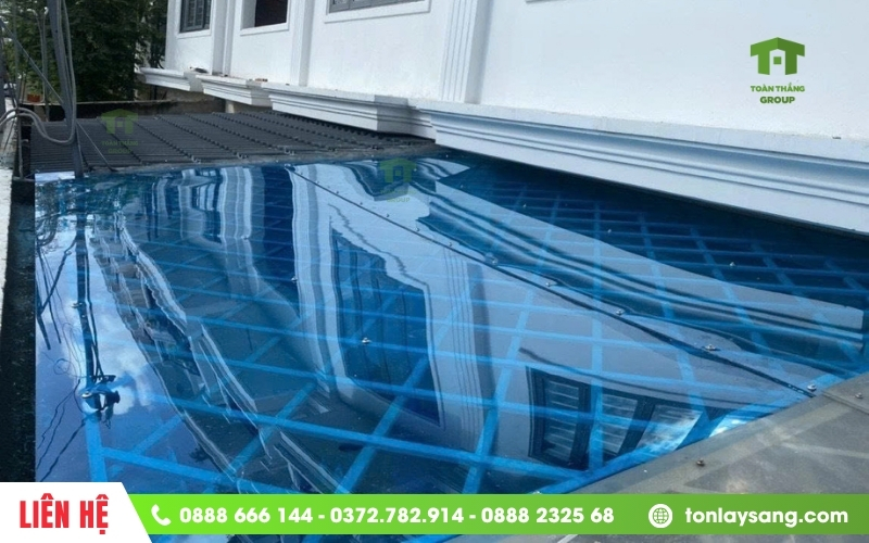 Mái che tấm polycarbonate