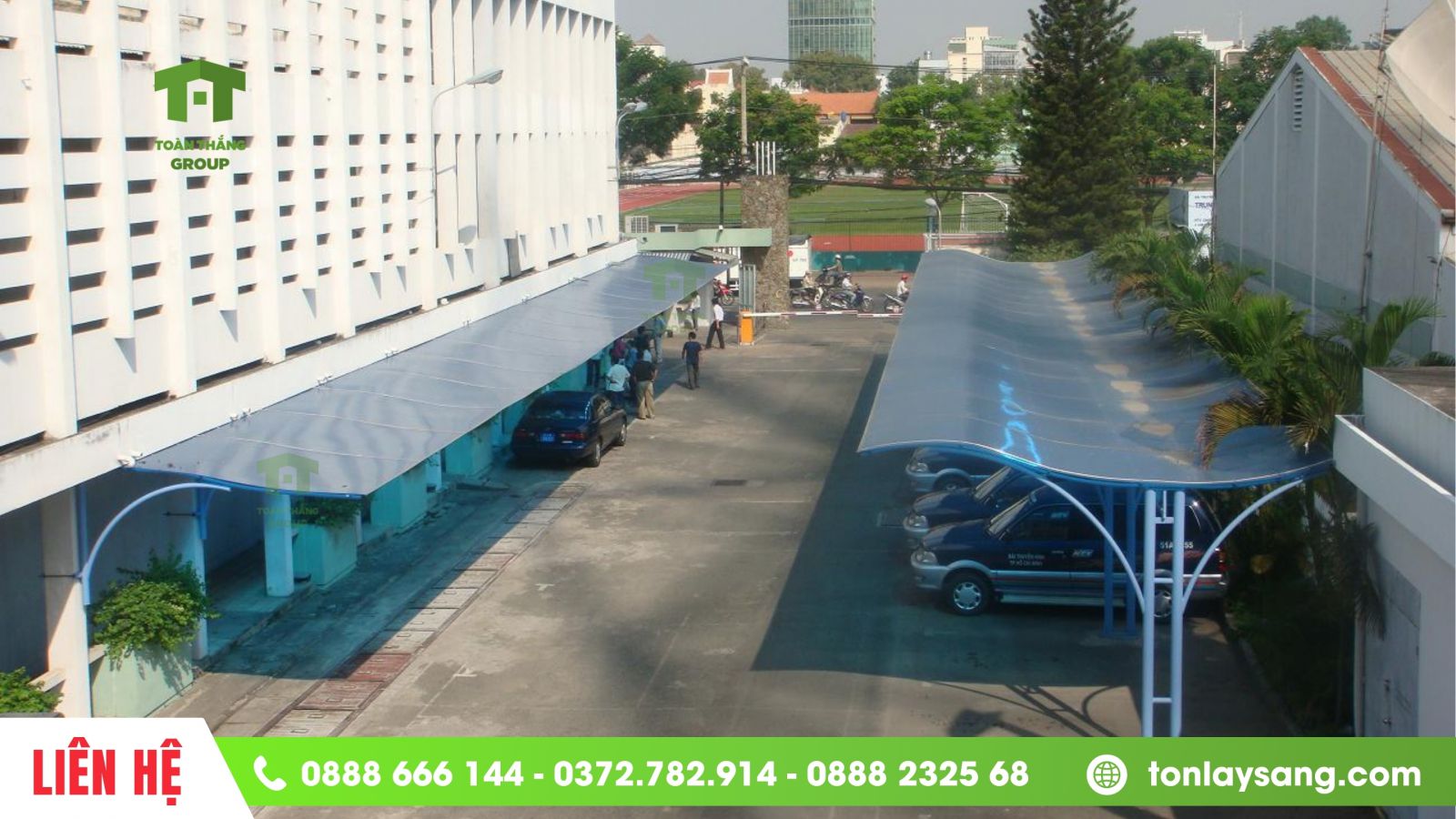 Ứng dụng tấm polycarbonate Solar Light trong thiết kế mái che bãi đỗ xe bền đẹp và hiện đại